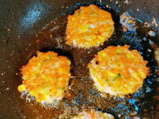 虾仁饼的做法步骤：8