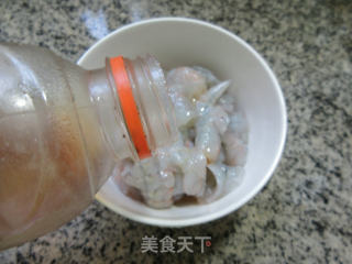 虾球炒冬瓜的做法步骤：3