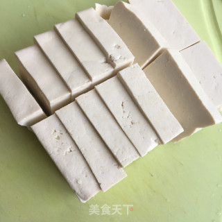 金针菇鸡蛋焖豆腐的做法步骤：2