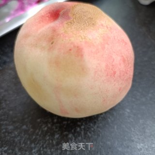 蜜桃果冻拌酸奶的做法步骤：1