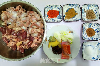 麻辣鸡胗鸡心的做法步骤：1