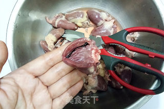麻辣鸡胗鸡心的做法步骤：2