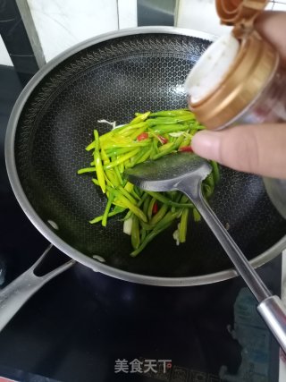 清炒黄花菜的做法步骤：9