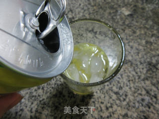 养乐多凤梨气泡水的做法步骤：5