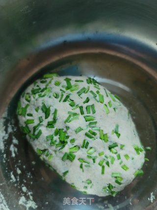 烙韭菜饼的做法步骤：8