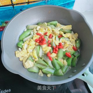 枸杞、丝瓜炒鸡蛋的做法步骤：8