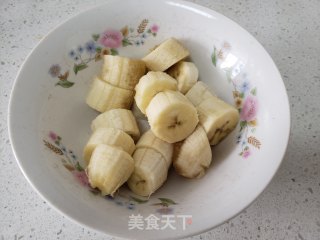 香蕉汁的做法步骤：2