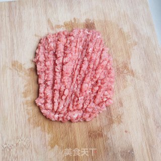 冬瓜肉丸汤的做法步骤：2