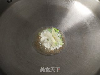 西芹炒肉的做法步骤：2