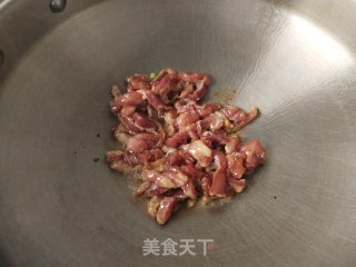 西芹炒肉的做法步骤：3