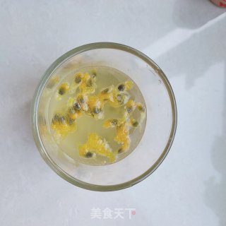 百香果雪碧冷饮的做法步骤：5