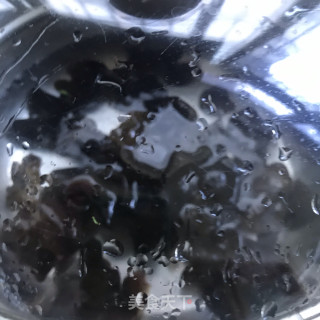 彩椒洋葱炒木耳的做法步骤：3
