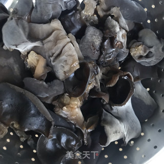 彩椒洋葱炒木耳的做法步骤：4