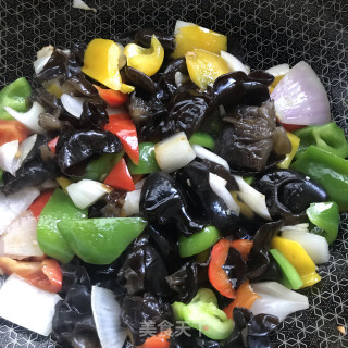 彩椒洋葱炒木耳的做法步骤：8
