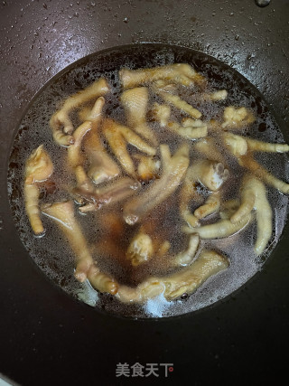 红烧鸡爪的做法步骤：6