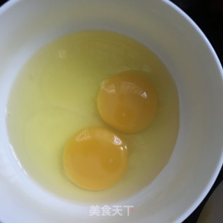 彩椒洋葱炒蛋的做法步骤：2