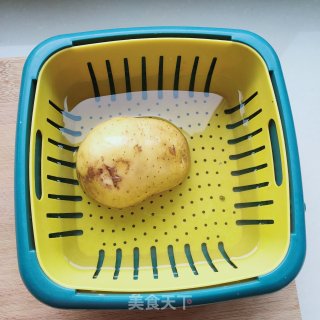 油泼土豆丝的做法步骤：1