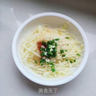 油泼土豆丝的做法步骤：10
