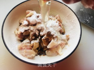 辣子鸡丁的做法步骤：3