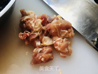 鸡肉蘑菇面的做法步骤：1