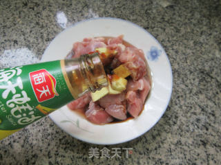 鸡腿肉丁炒豇豆的做法步骤：6