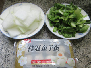 鱼子蛋菜芯冬瓜汤的做法步骤：1