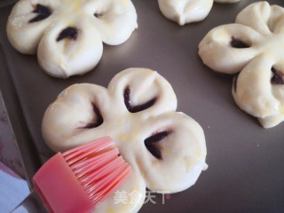 四叶䓍豆沙包的做法步骤：7