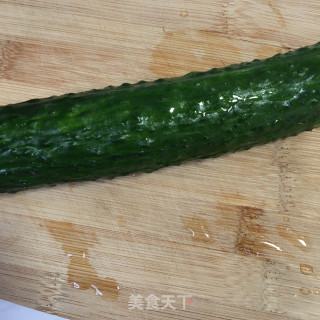 鸡胸肉拌时蔬沙拉的做法步骤：2