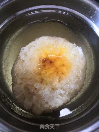 银耳红枣汤的做法步骤：1