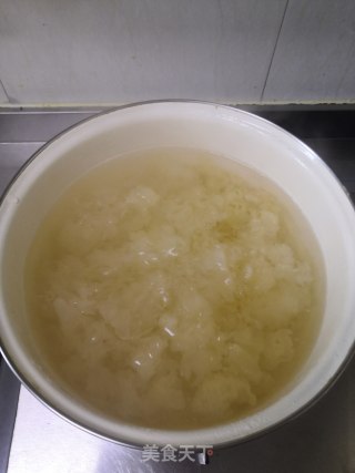 银耳红枣汤的做法步骤：3