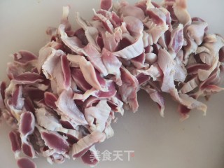 爆炒鸡胗的做法步骤：2
