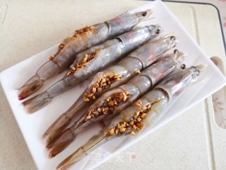 空炸蒜蓉虾的做法步骤：6