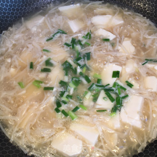 金针菇豆腐汤的做法步骤：5