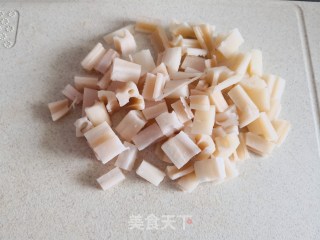 彩椒藕丁的做法步骤：2