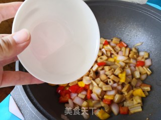 彩椒藕丁的做法步骤：10