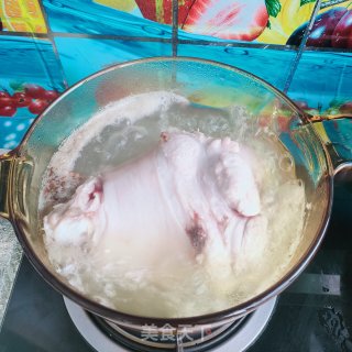 红烧肘子的做法步骤：3