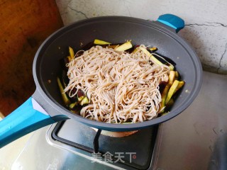 茄子焖面的做法步骤：7