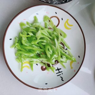 鸡胸肉炒辣椒的做法步骤：4