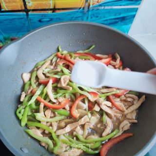 鸡胸肉炒辣椒的做法步骤：11