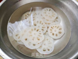 凉拌藕片的做法步骤：3