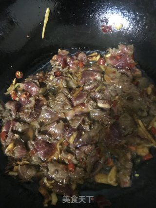 西兰花炒牛肉的做法步骤：7