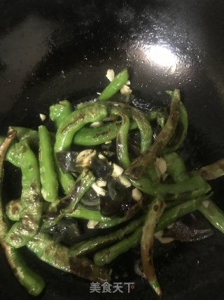 青椒炝皮蛋的做法步骤：6