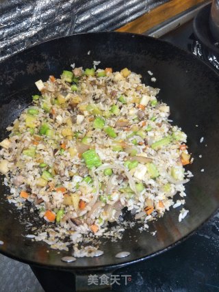 扬州炒饭的做法步骤：7