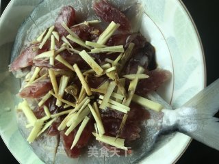 腊味金昌鱼的做法步骤：2