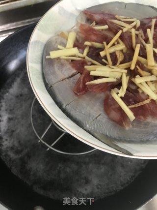 腊味金昌鱼的做法步骤：3