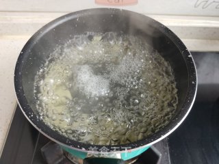 家常手擀面的做法步骤：5