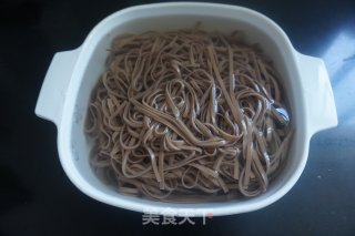 鱼香肉丝荞麦冷面的做法步骤：5