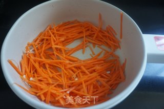 鱼香肉丝荞麦冷面的做法步骤：7
