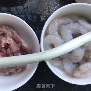 羊肚菌酿虾肉的做法步骤：1