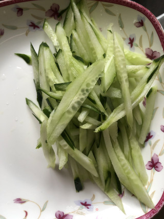 糖醋凉面的做法步骤：2